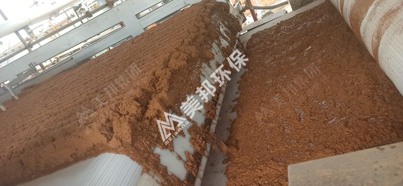 美邦帶式壓濾機處理打樁泥漿脫水 美邦帶式壓濾機處理打樁泥漿脫水